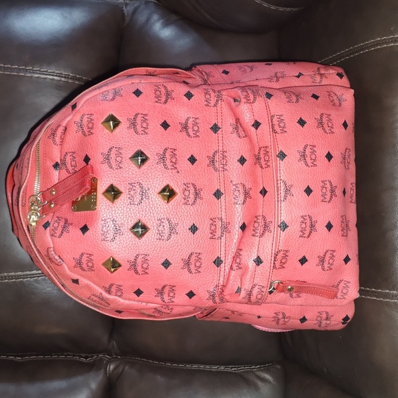 AUTHENT MCM BACKPACK - Picture 3 of 10